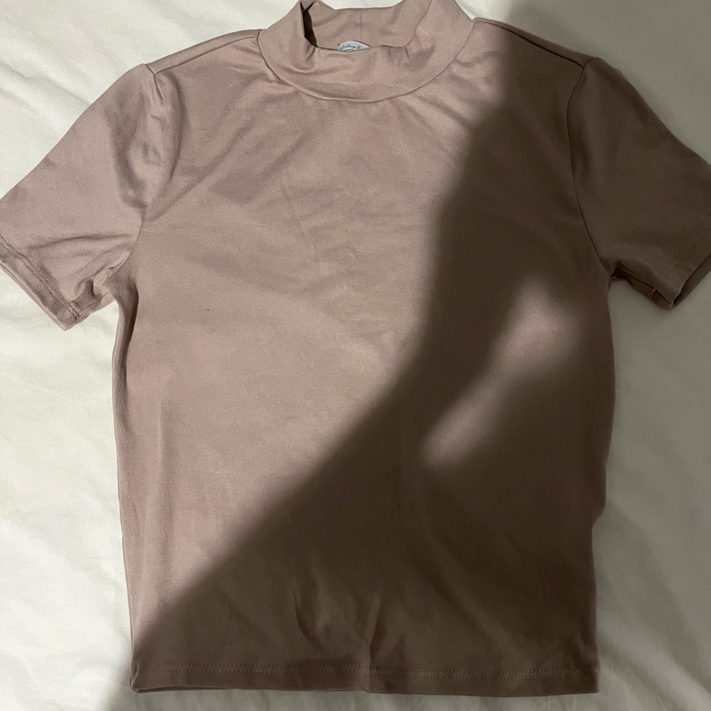 Plain soft purple tee shirt, great texture- Size Xs in women